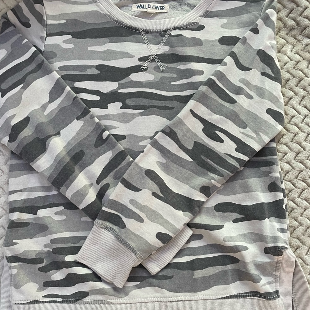 Wallflower long sleeve